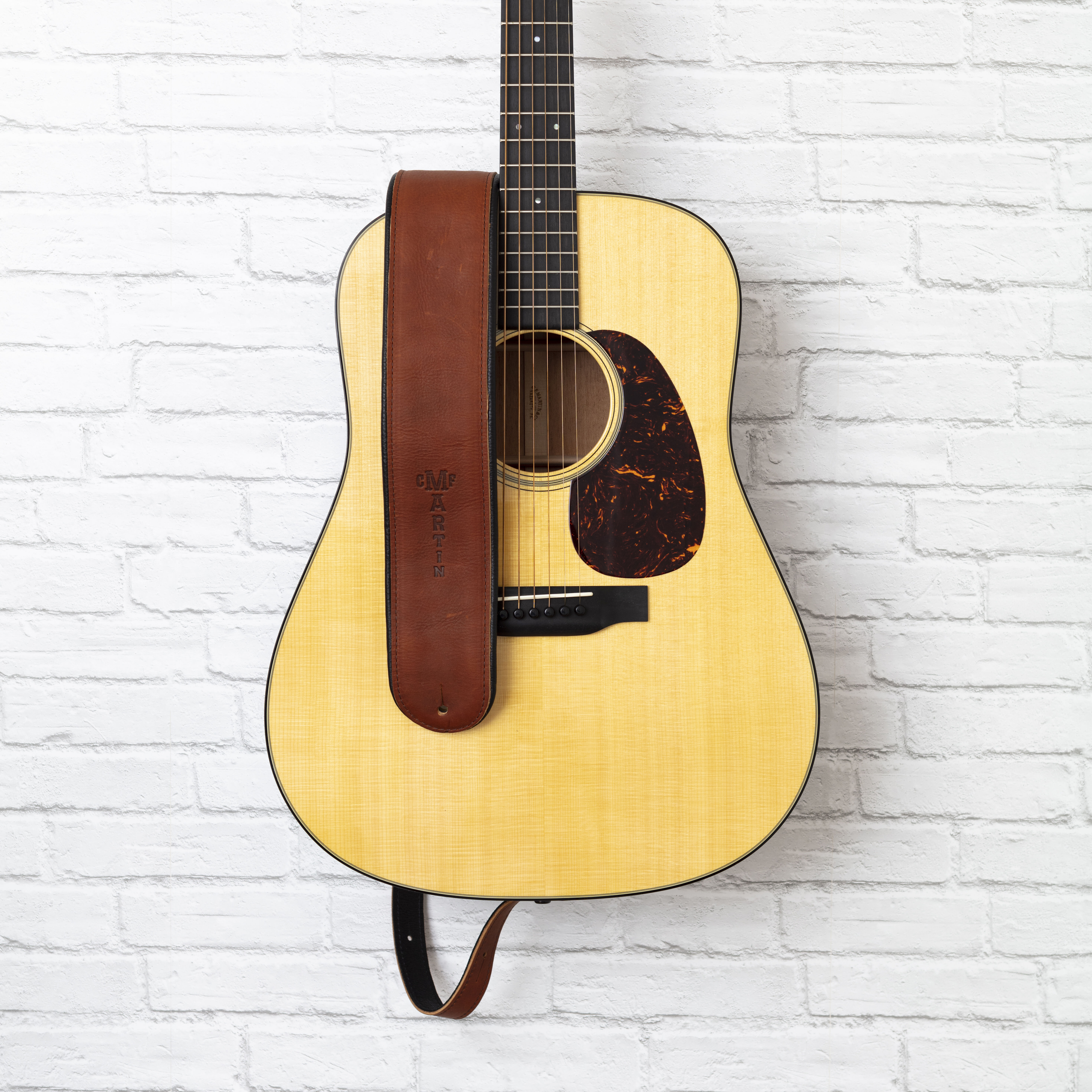 安い最新作★MARTIN 18A0028 Premium Rolled Leather ギターストラップ ブラウン + ストラップボタン 18A0032 ★新品 ストラップ